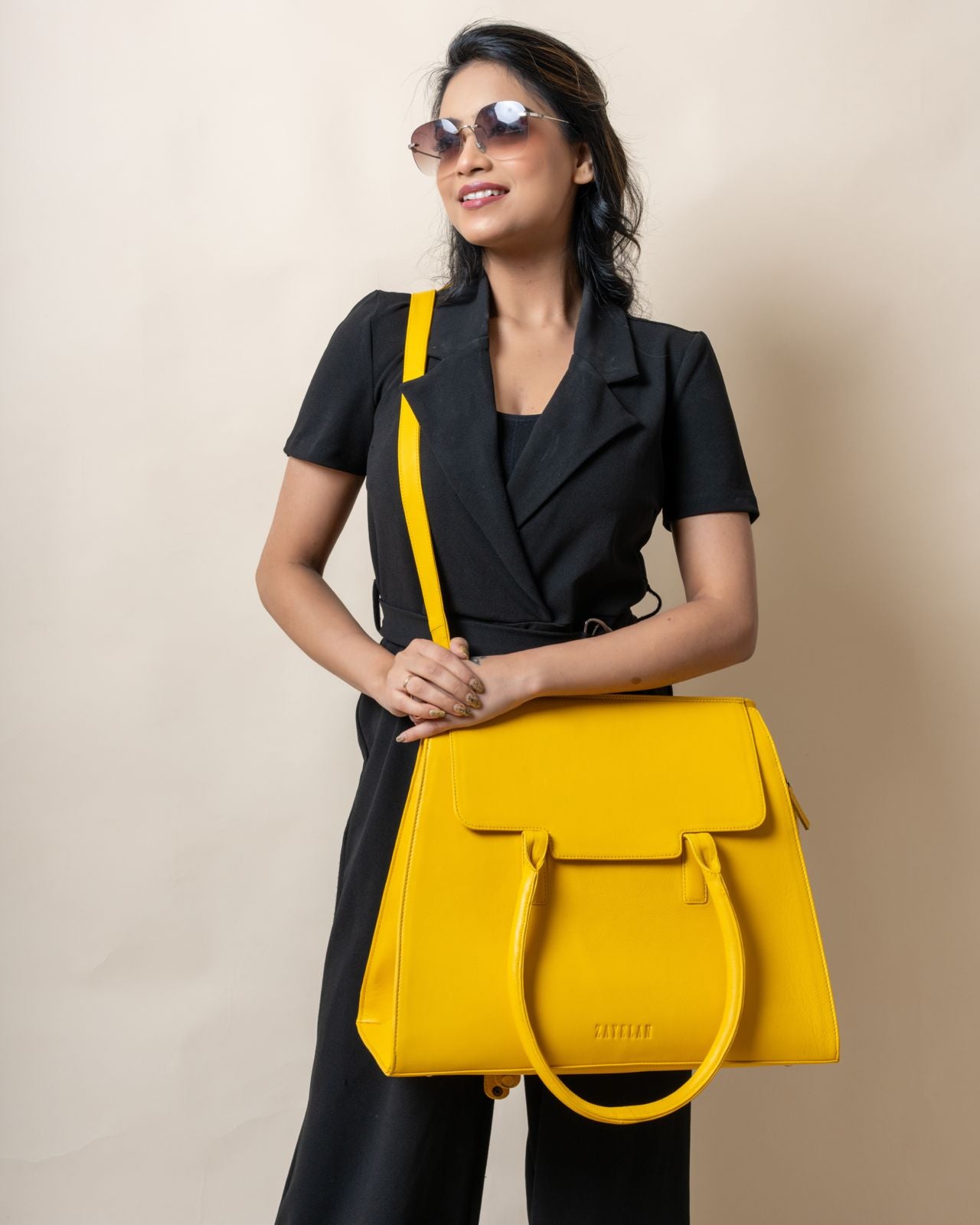 Zayelan Carryall Bag Laptop Bag convertible.